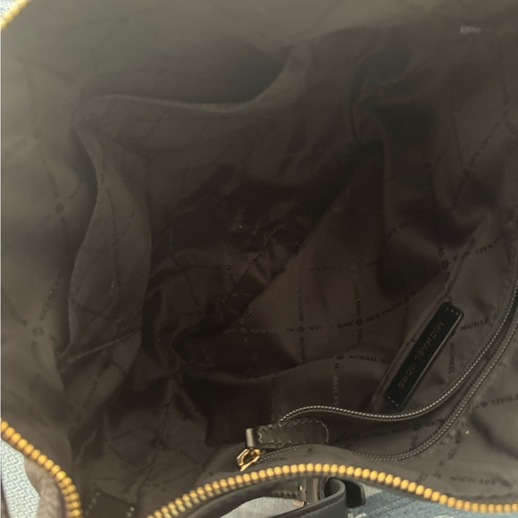 SOLD! Michael Kors Cresent Bag - Picture 2 of 5